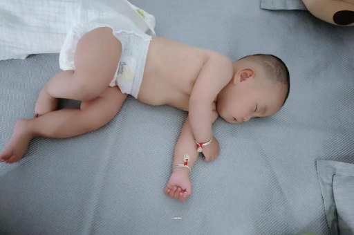 正定宝宝几个月可以吃水果